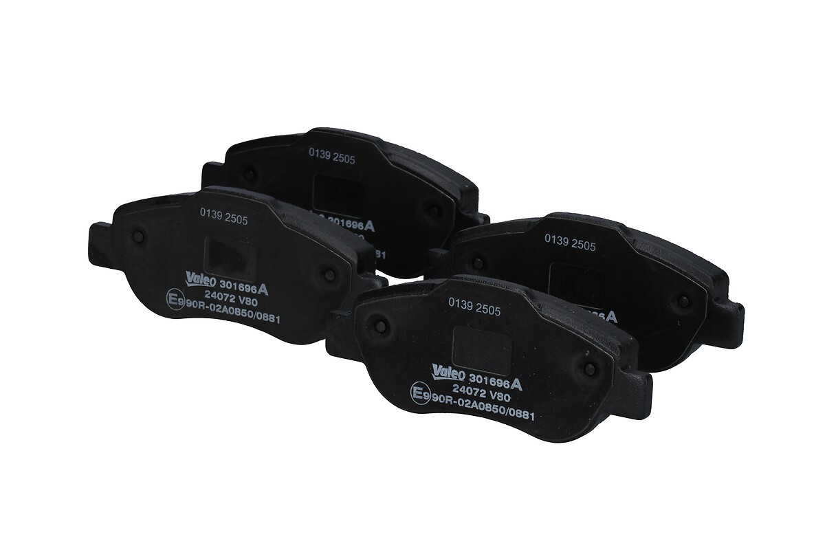 Jeu de 4 plaquettes de frein VALEO ref. 301696A